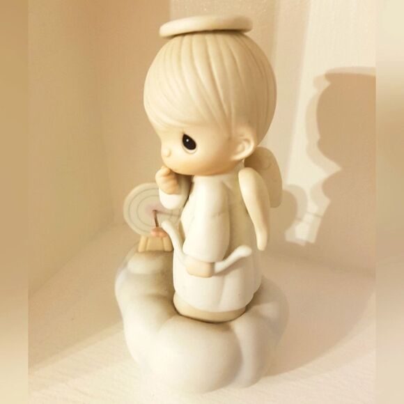 PRECIOUS MOMENTS "Sending My LOVE” Porcelaine Figurine * 1995 NEW - Picture 3 of 10